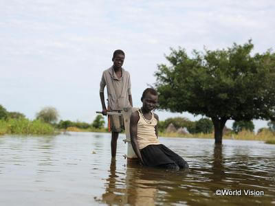 洪水による被害が深刻な南スーダンで暮らす子どもたち